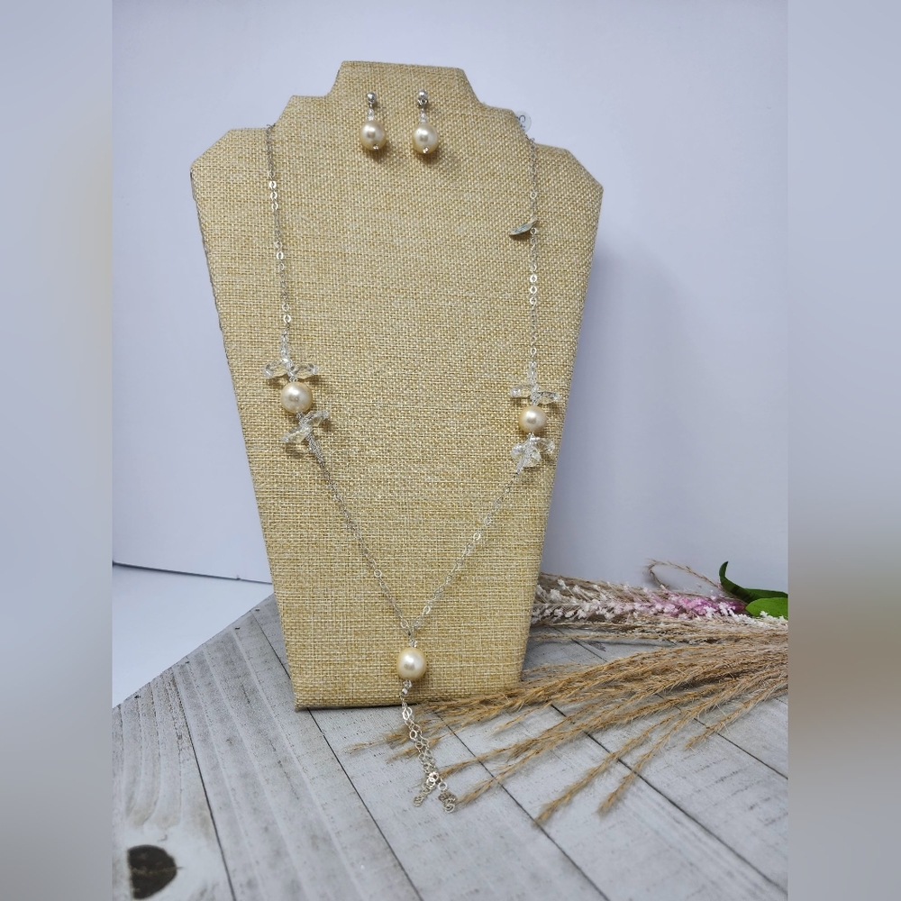 Elegant .925  Silver and Pearl Necklace Set.